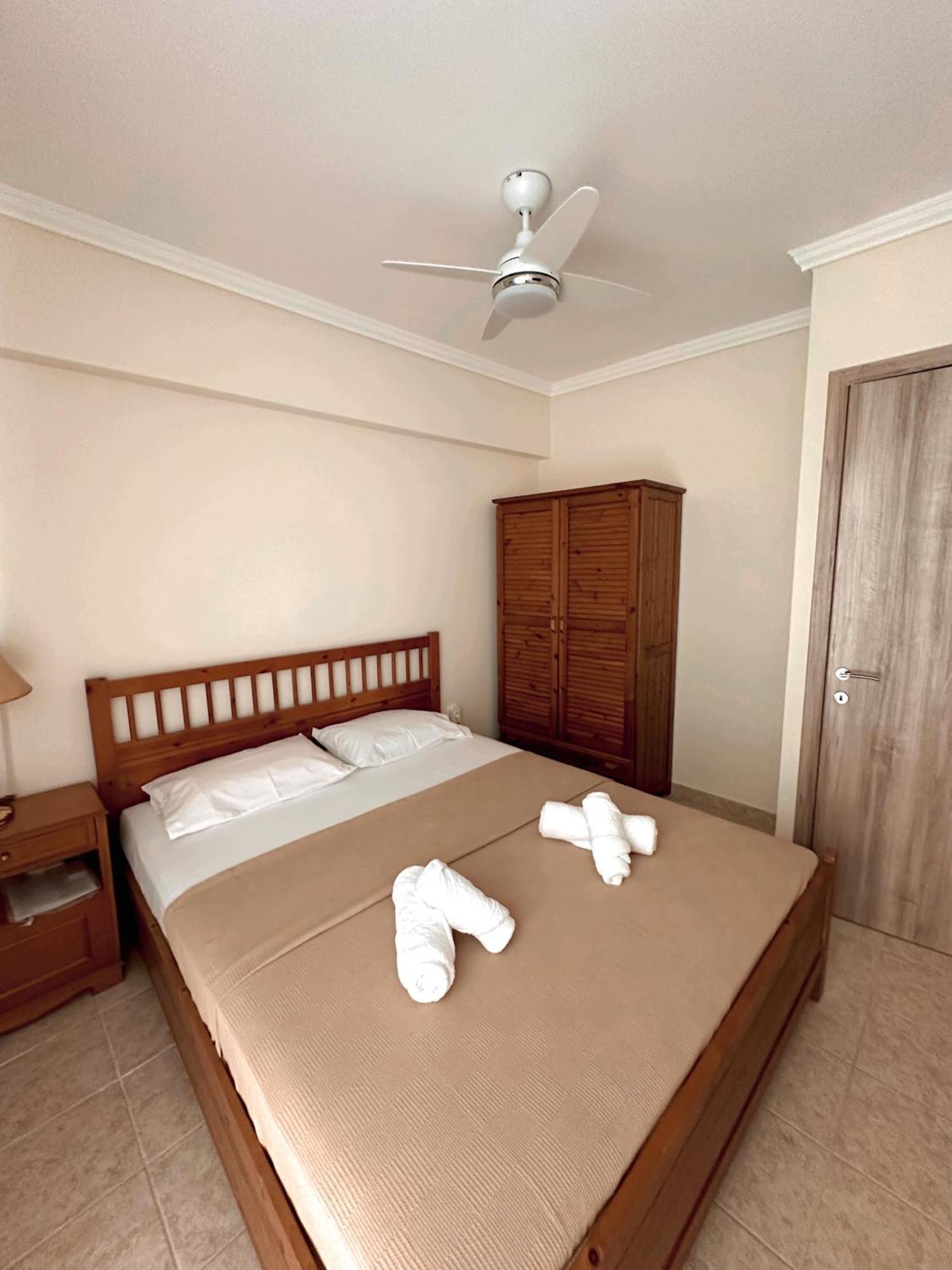 Diara Apartment Nea Iraklia Buitenkant foto